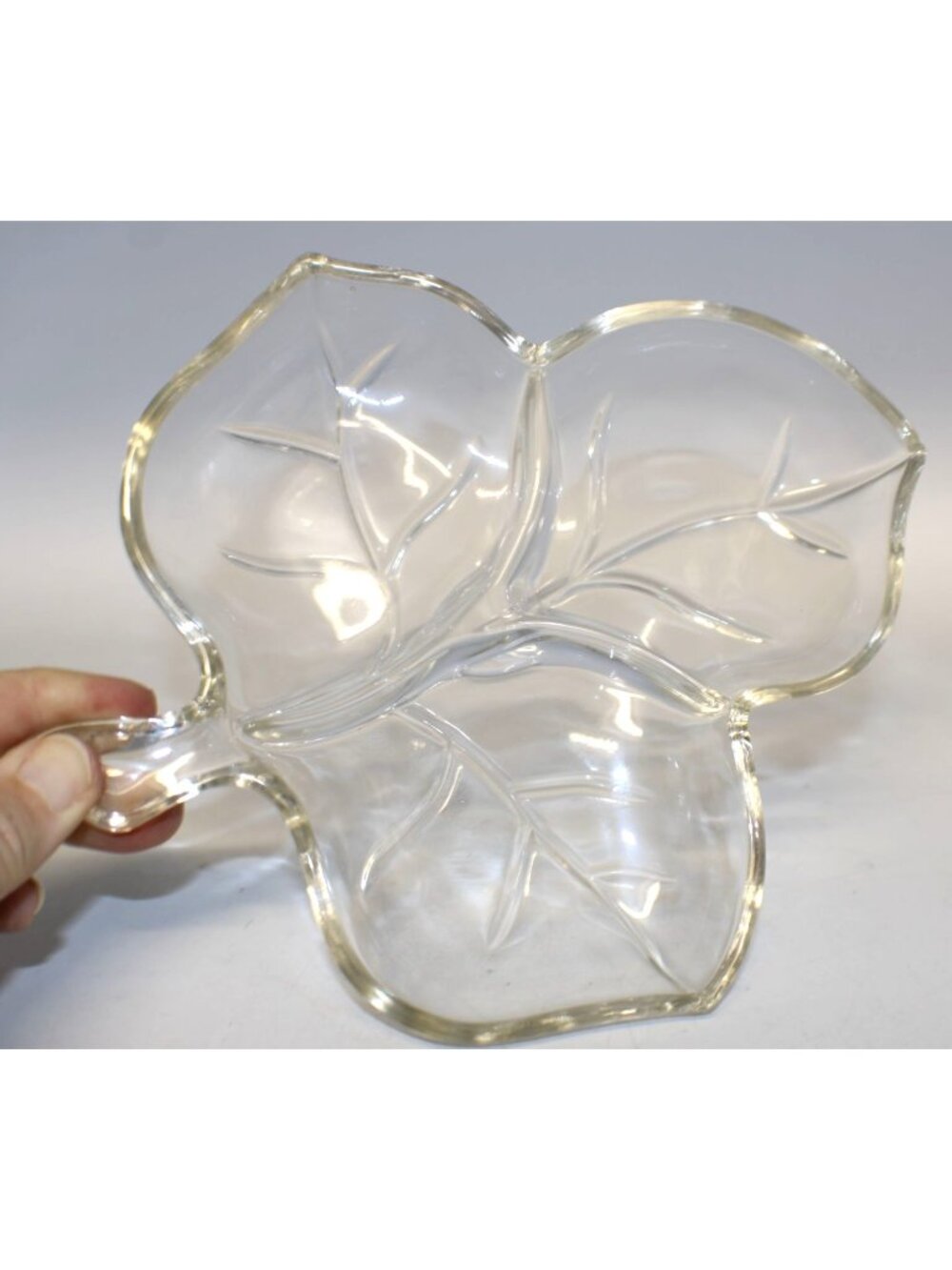 Leaf-Shaped Clear Glass Divided Serving Dish Decorative Plate 8x7" Vintage Decor